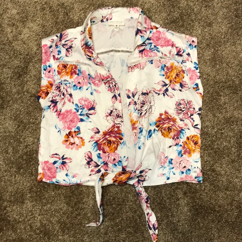 🌸Floral Sleeveless Tie Front Top